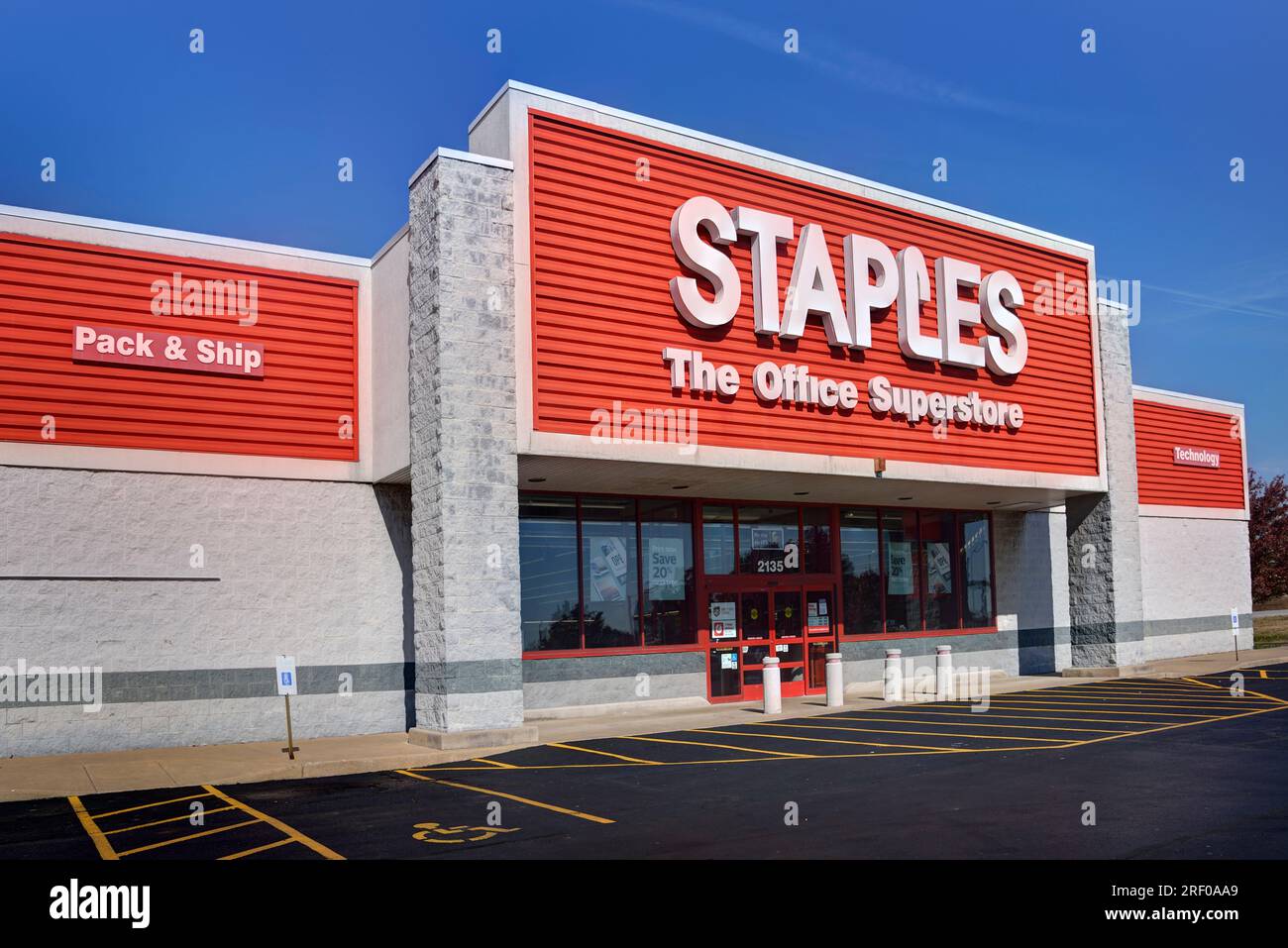 Springfield, Missouri - November 4, 2019: Staples Inc. is an American office retail company primarily selling office supplies and related products. Stock Photo