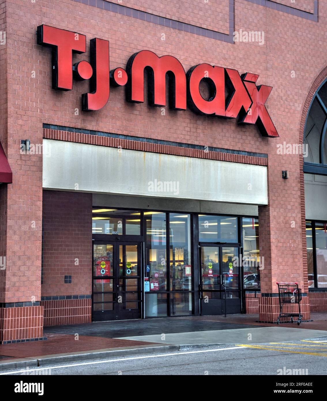 Springfield, Missouri - March 20, 2019: T.J. Maxx Retail Store Location. T.J Maxx is a discount retail chain featuring brand-name apparel and shoes. Stock Photo