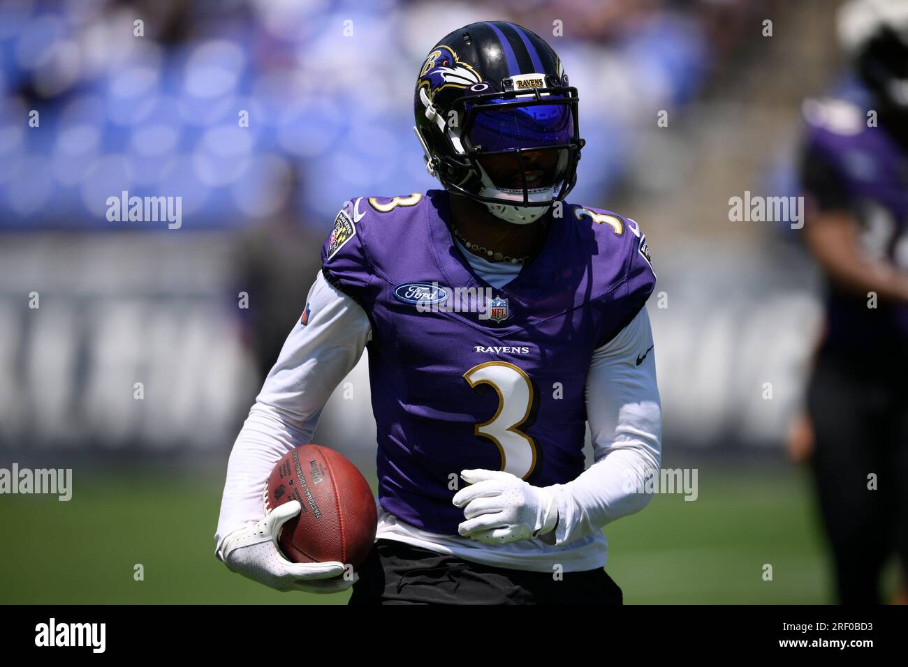 Baltimore Ravens wide receiver Odell Beckham Jr. (3) works out during