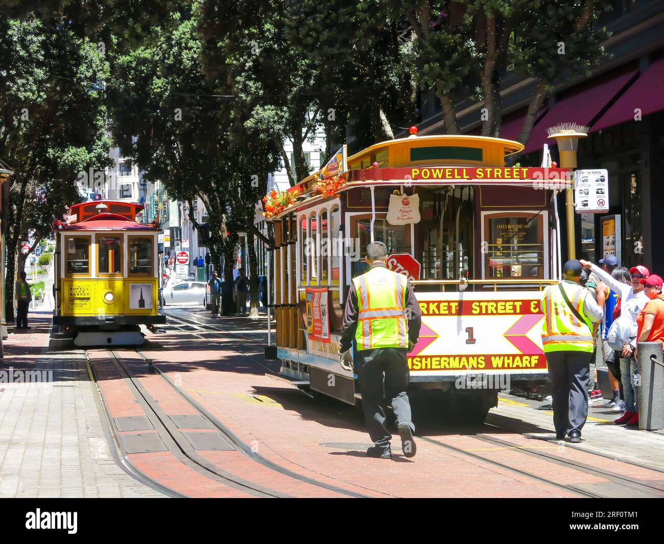 Iconic cable cars hires stock photography and images Alamy