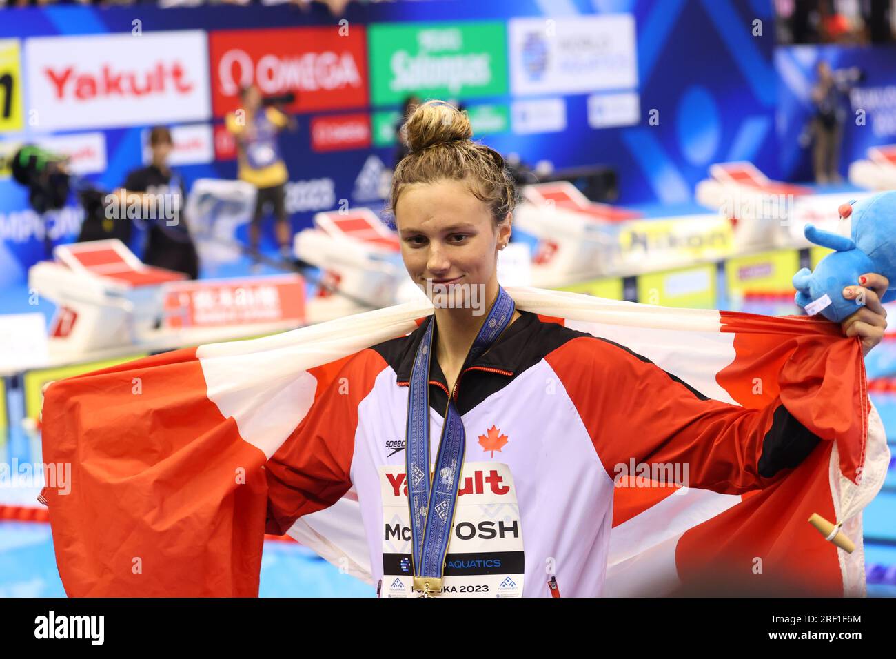 Summer MCINTOSH CAN Celebrates With The Gold Medal For The Women 400m Summer MCINTOSH CAN Celebrates With The Gold Medal For The Women 400m