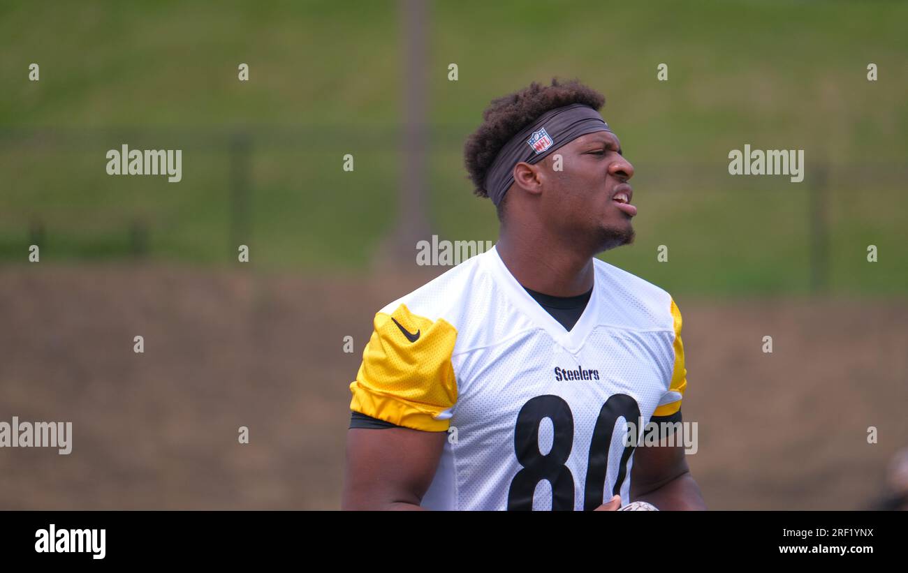 Pittsburgh, PA, USA. 8th Jan, 2023. Kenny Pickett #8 during the Steelers vs Browns  game in Pittsburgh, PA. Jason Pohuski/CSM/Alamy Live News Stock Photo -  Alamy