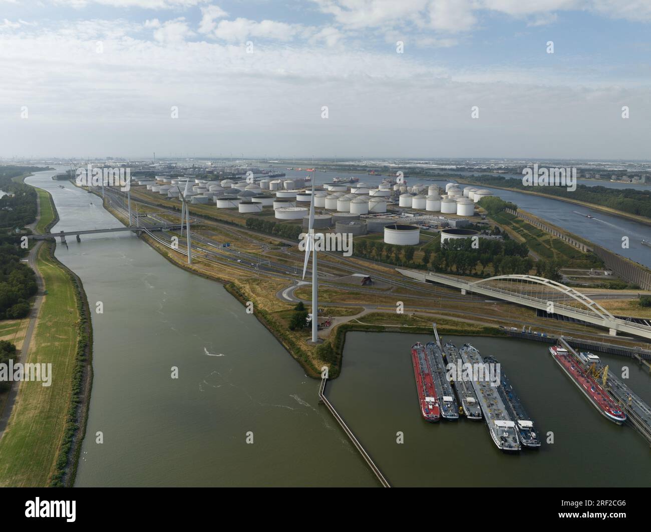 The Europoort is an industrial and port area south of the Nieuwe Waterweg and north of the Hartel Canal , east of the Maasvlakte and west of the Stock Photo