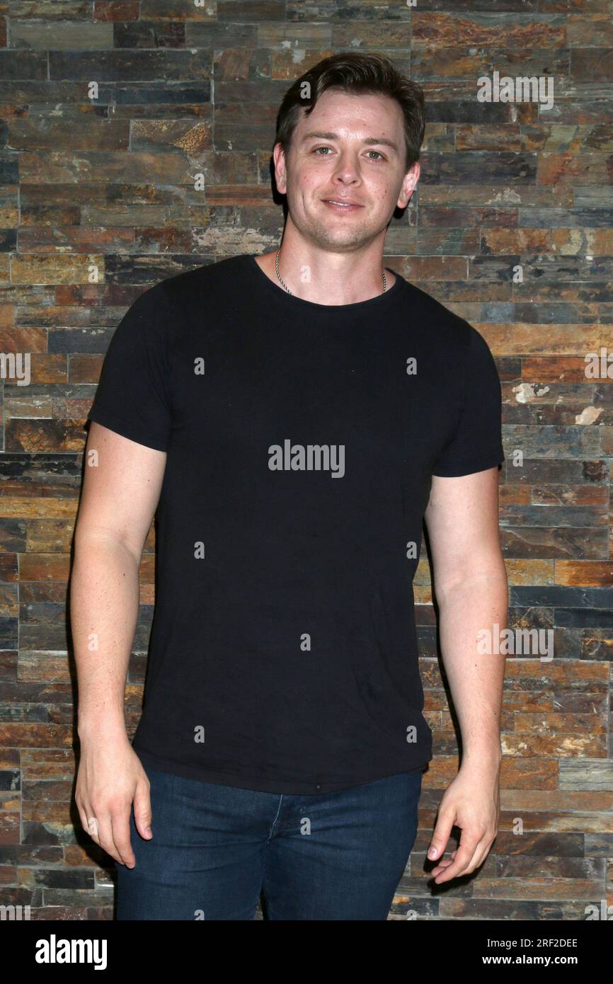 LOS ANGELES - JUL 29: Chad Duell at the General Hospital Fan Club ...