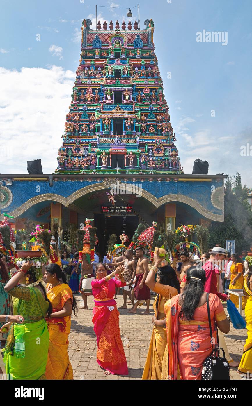 dancing Hindus on the main festival day in front of the Sri Kamadchi