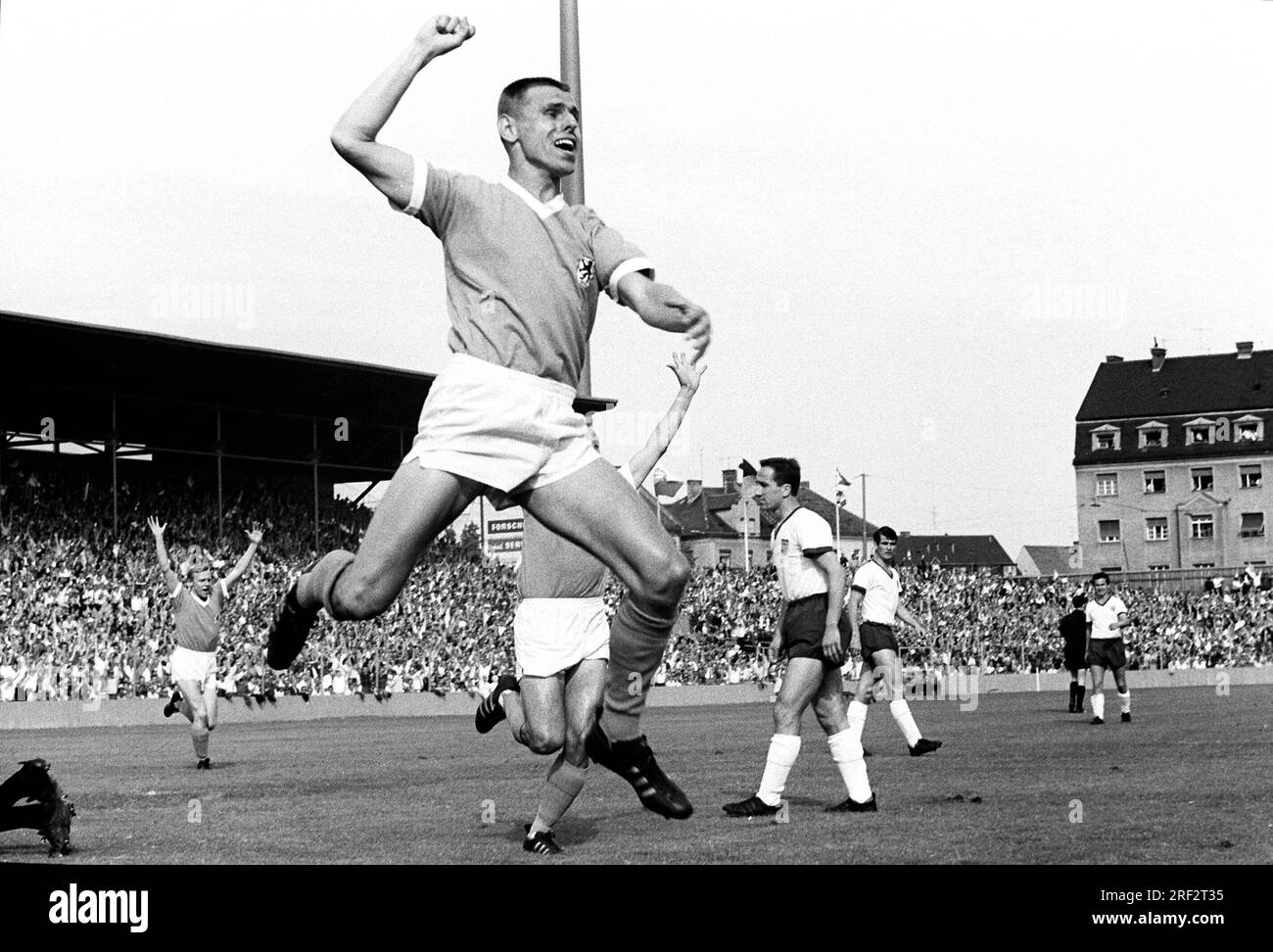 ARCHIVE PHOTO: Friedhelm Timo KONIETZKA would have been 85 years old on August 2nd, 2023, 02SN 1860 FCB 140865SP.jpg Friedhelm 'Timo' KONIETZKA (D.), TSV Munich 1860, celebrates after his goal to 1:0; first local derby derby of the two teams in the Bundesliga, landscape format; black and white shot; Soccer Bundesliga TSV Munich 1860 - FC Bayern Munich 1:0, on August 14, 1965, first matchday of the 1965/66 season; ?SVEN SIMON, Princess-Luise-Str.41#45479 Muelheim/Ruhr#tel.0208/9413250#fax 0208/9413260#account 1428150 Commerzbank Essen BLZ 36040039#www.SvenSimon.net#e-mail:SvenSimon@t -online.de Stock Photo