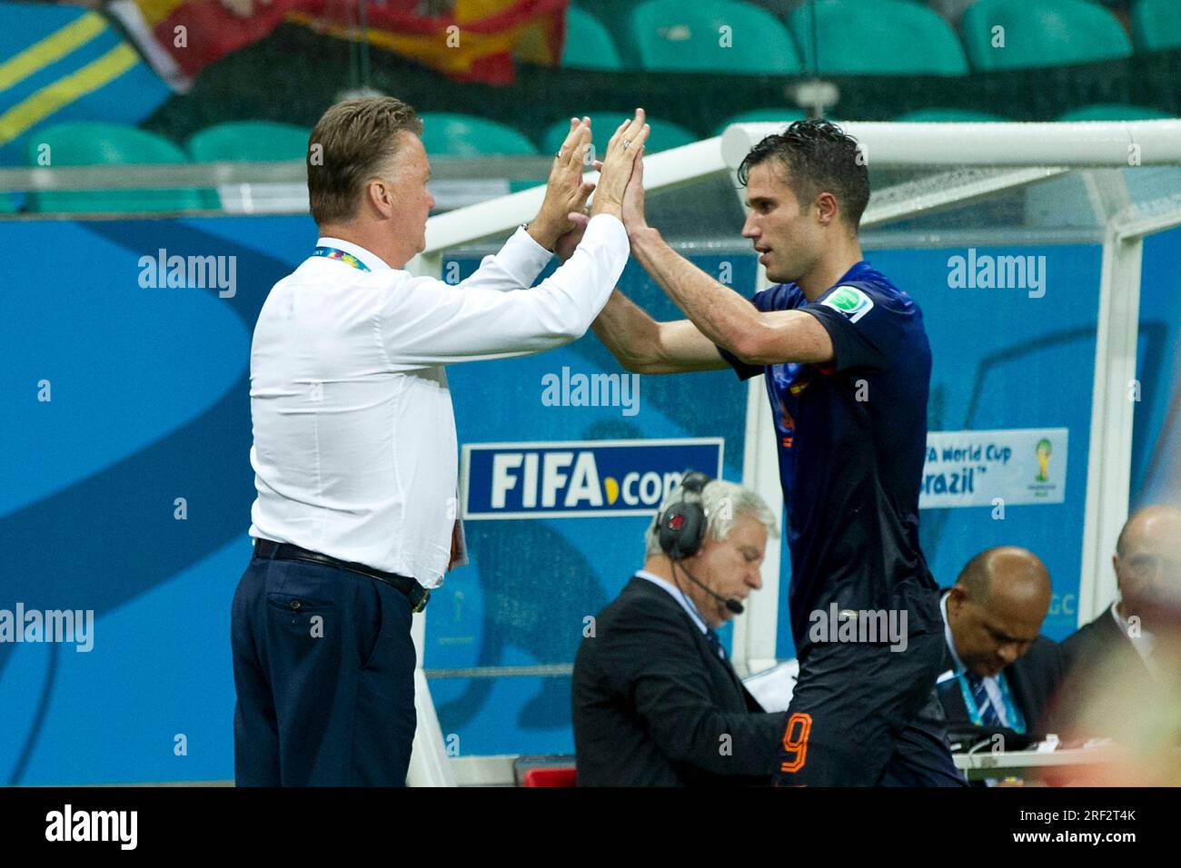 ARCHIVE PHOTO: Robin van PERSIE will be 40 years old on August 6, 2023, coach Louis VAN GAAL (NED, l.) thanks his captain, who became 'man of the match', when Robin VAN PERSIE (NED) was substituted, high fives with him; Spain (ESP) - Netherlands (NED) 1:5, preliminary round group B, game 3, on 06/13/2014 in Salvador; Soccer World Cup 2014 in Brazil from 12.06. - 07/13/2014. ? Stock Photo