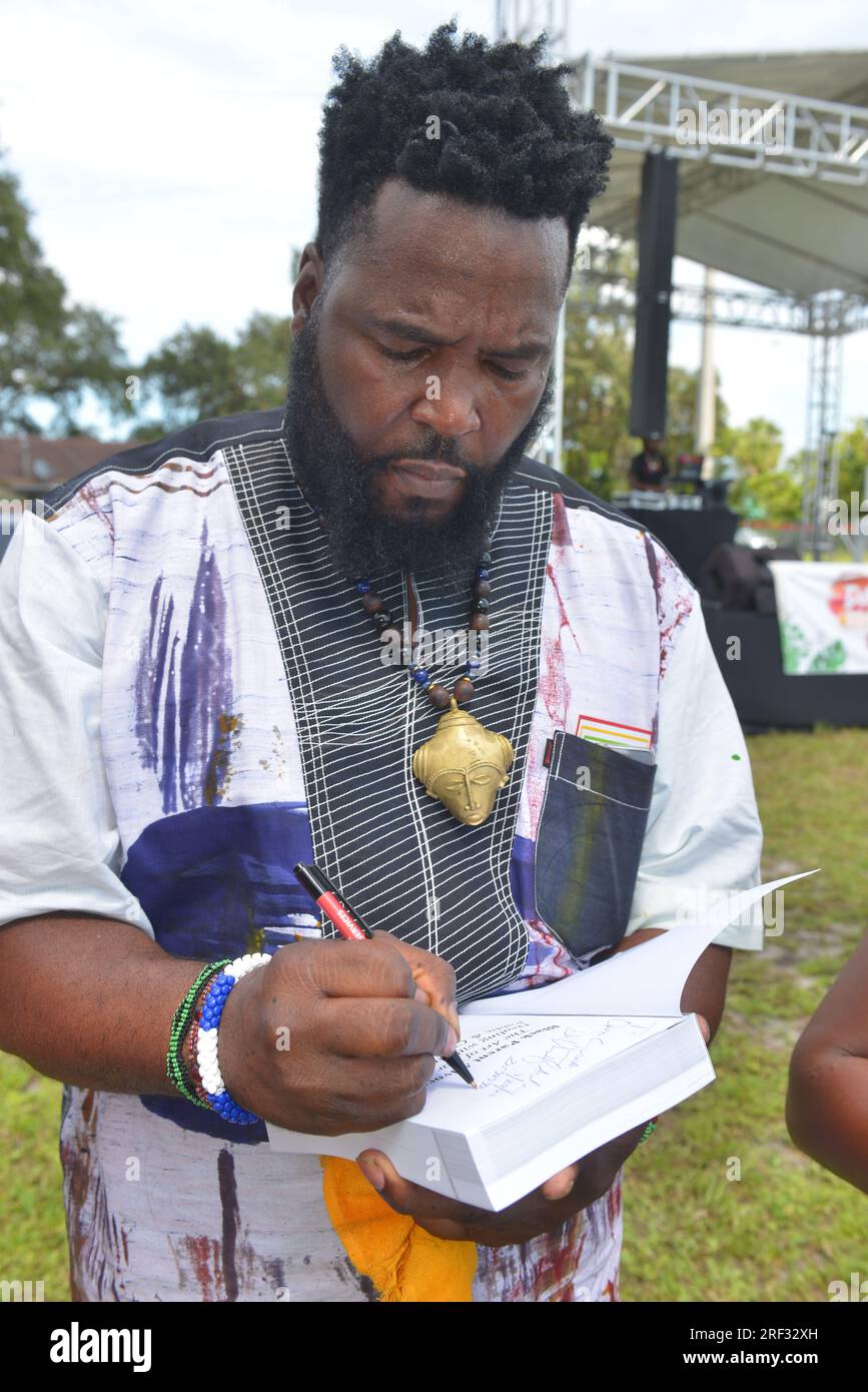 Dr umar johnson hi-res stock photography and images - Alamy