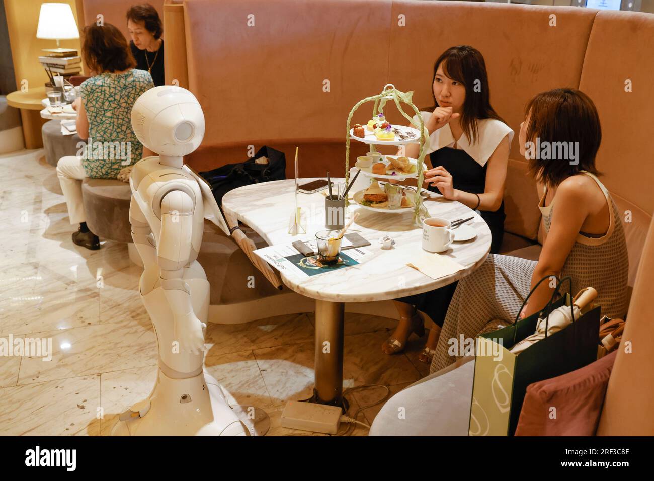 PEPPER PARLOR A UNIQUE CAFE EXPERIENCE IN THE HEART OF TOKYO Stock Photo Alamy
