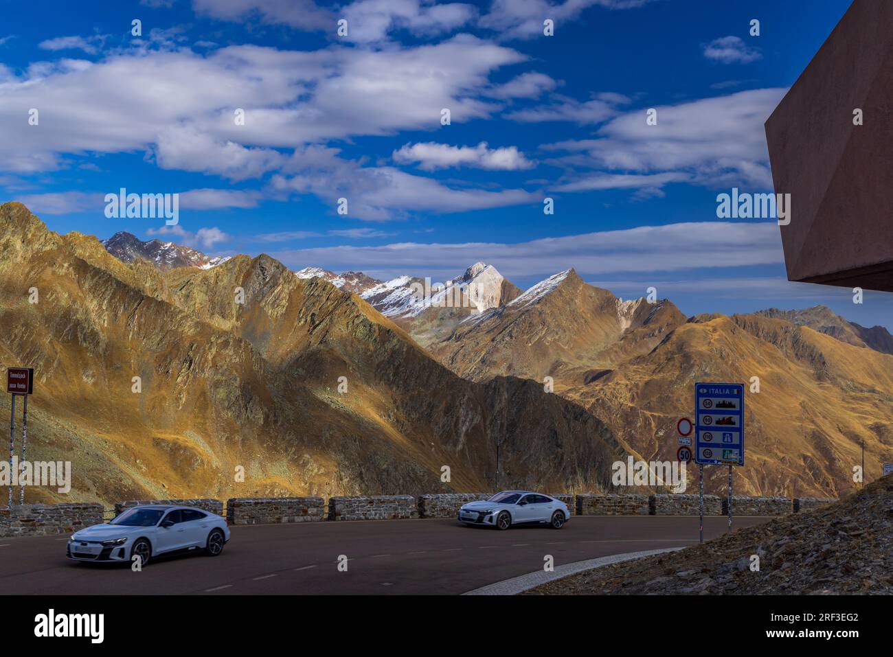 Passo Rombo, Timmelsjoch - high Alpine road connecting Oetztal valley in Austrian state of Tyrol to the Passeier Valley in Italian province of South T Stock Photo