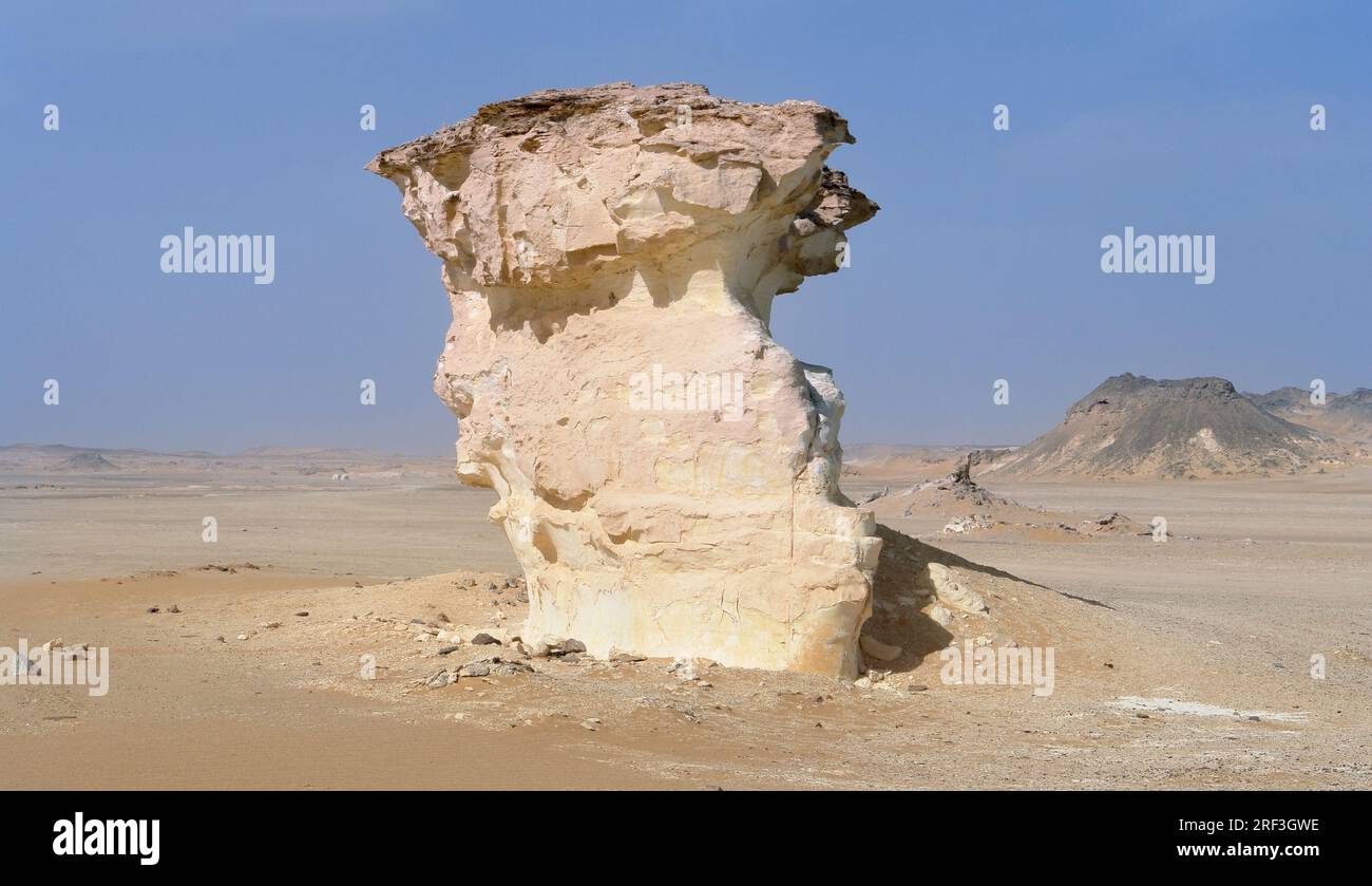 the white desert with rock formation in Egypt Stock Photo - Alamy