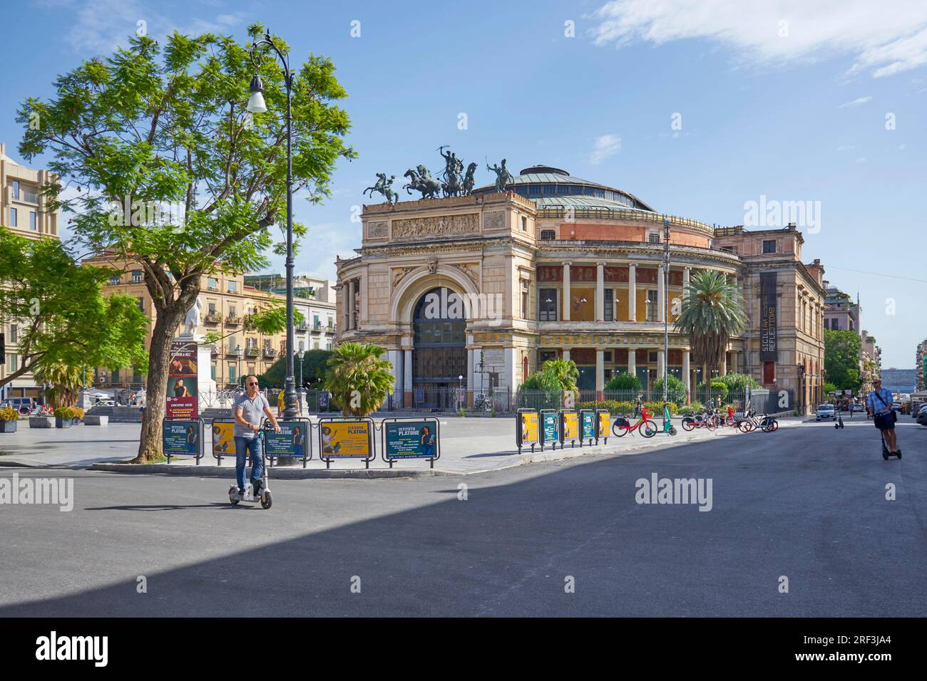 Theatre, Teatro Politeamo Garibaldi, Piazza Ruggero Settimo, Palermo, Sicily Stock Photo