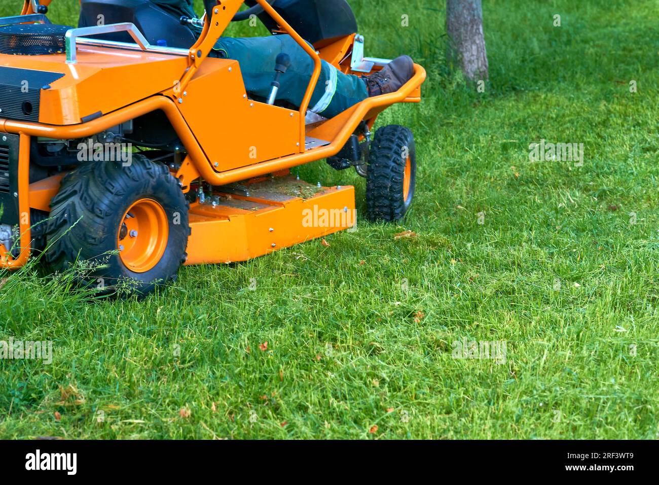 Mini tractor grass discount cutter