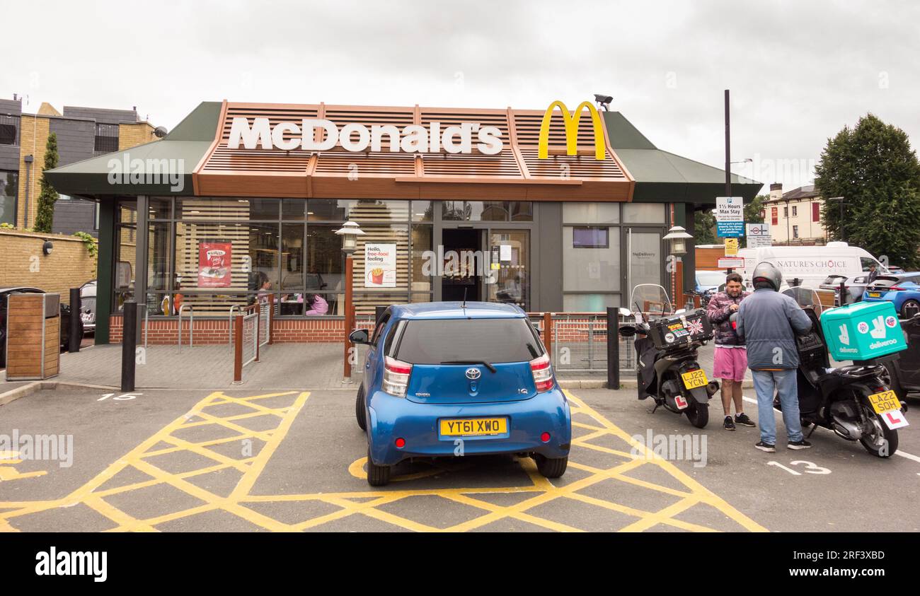 Mcdonalds exterior hires stock photography and images Alamy