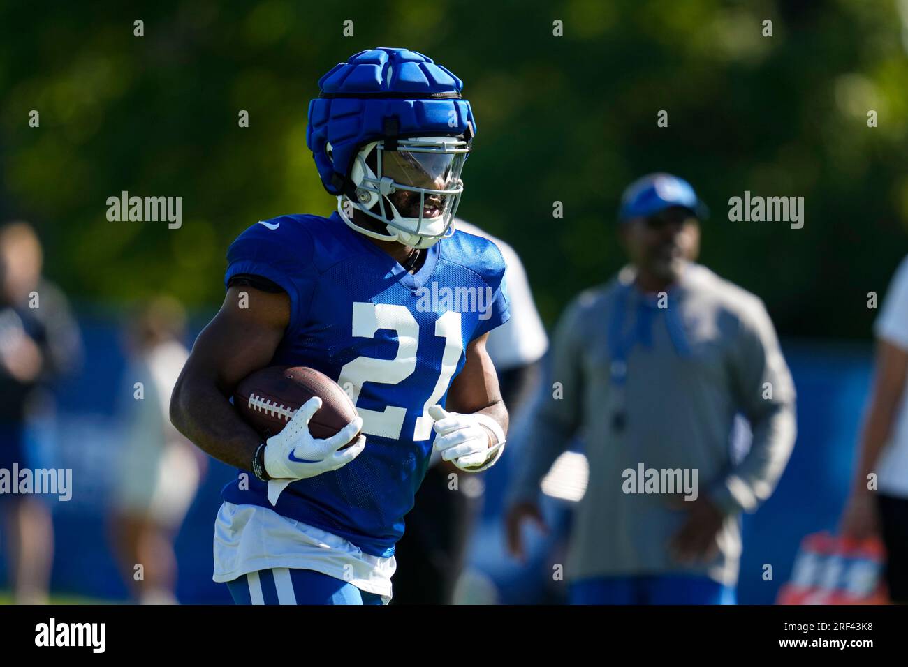 Indianapolis Colts running back Zack Moss runs a after a catch during ...