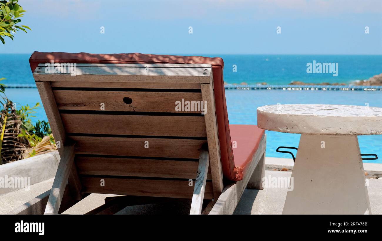 Beach lounge chair resort hires stock photography and images Alamy — free download