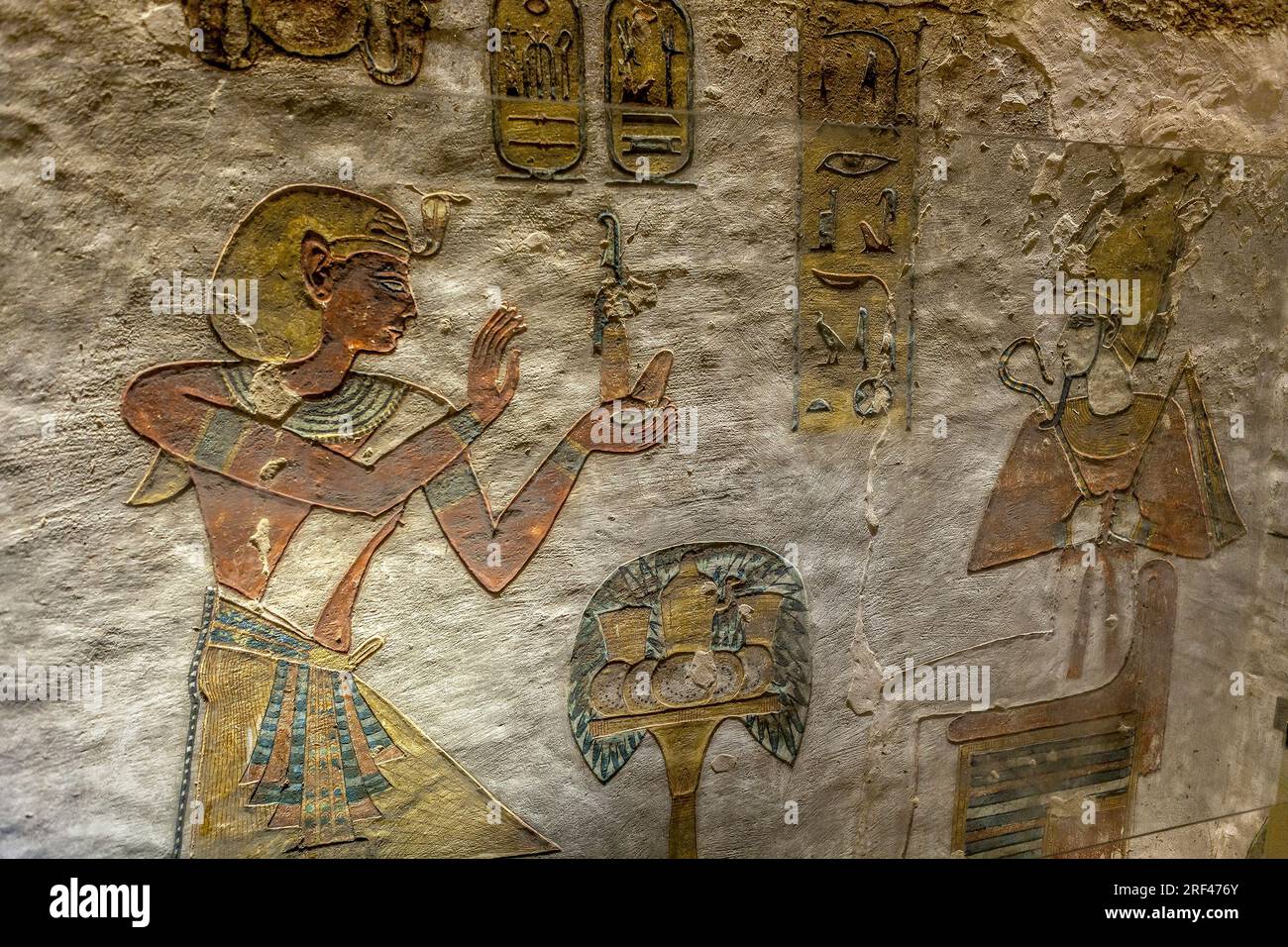 Ramesses III making offerings to Osiris in the tomb of Ramesses III, KV11, the Valley of the Kings Stock Photo