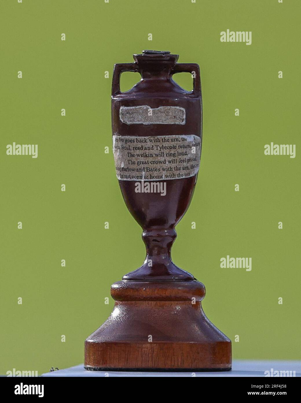 The little ashes trophy during the LV= Insurance Ashes Fifth Test Series Day Five England v Australia at The Kia Oval, London, United Kingdom, 31st July 2023  (Photo by Mark Cosgrove/News Images) Stock Photo