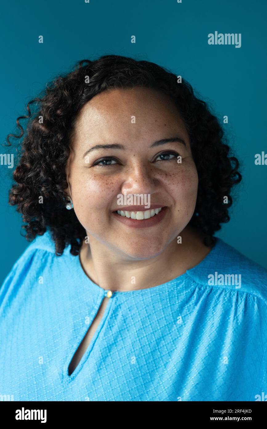 Woman round black hair hi-res stock photography and images - Alamy