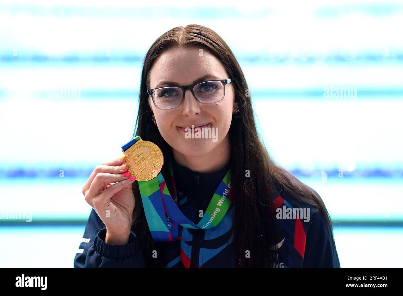 Great Britains Jessica Jane Applegate With Their Gold Medal For The Womens 200m Freestyle S14