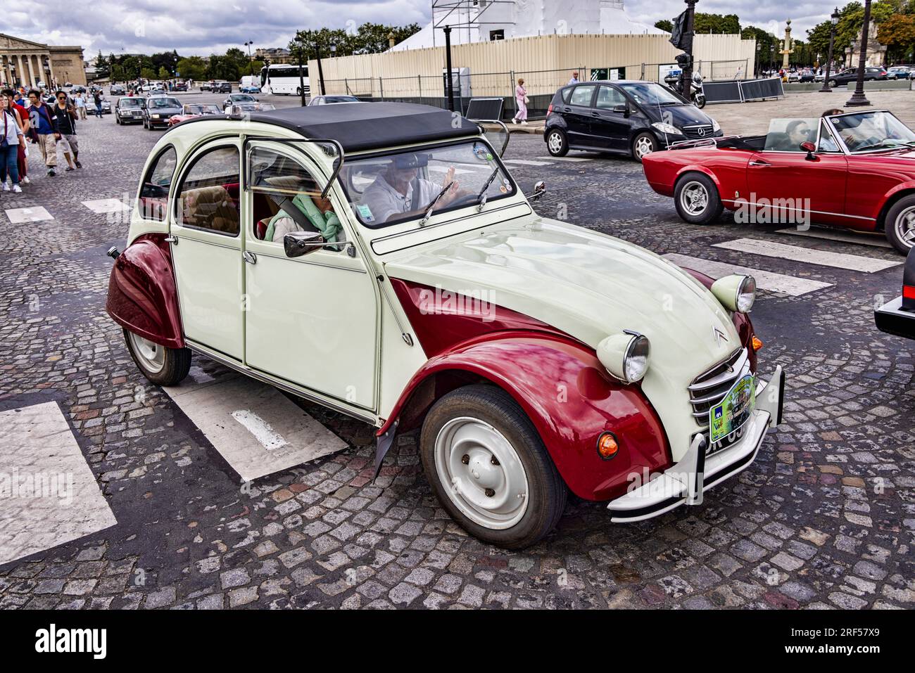 Paris, France. 30th July, 2023. Citroen 2CV presented at the 16th summer crossing of Paris in vintage vehicle on July 30, 2023. Stock Photo