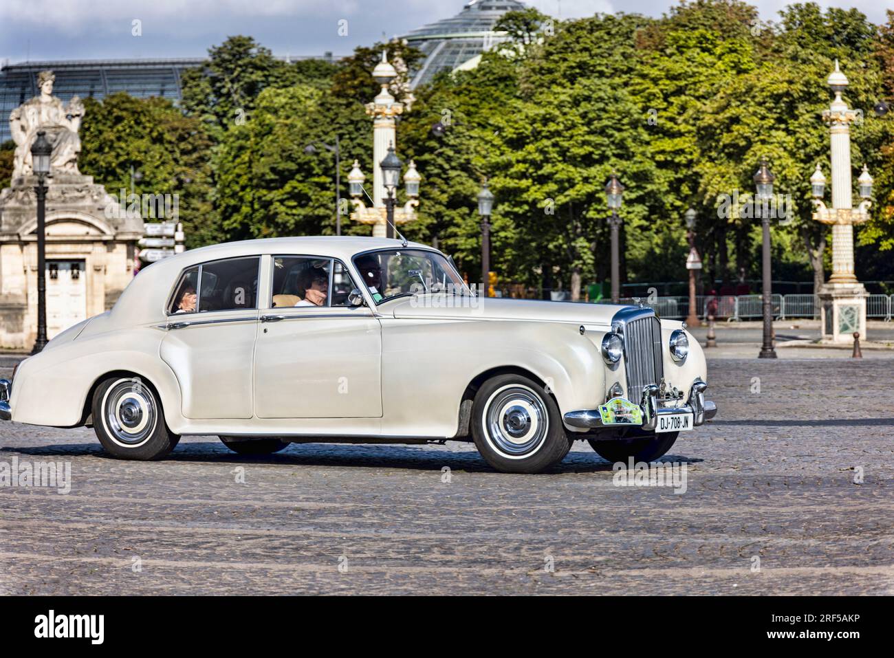 Paris, France. 30th July, 2023. Bentley S1 1956 presented at the 16th summer crossing of Paris in vintage vehicle on July 30, 2023. Stock Photo