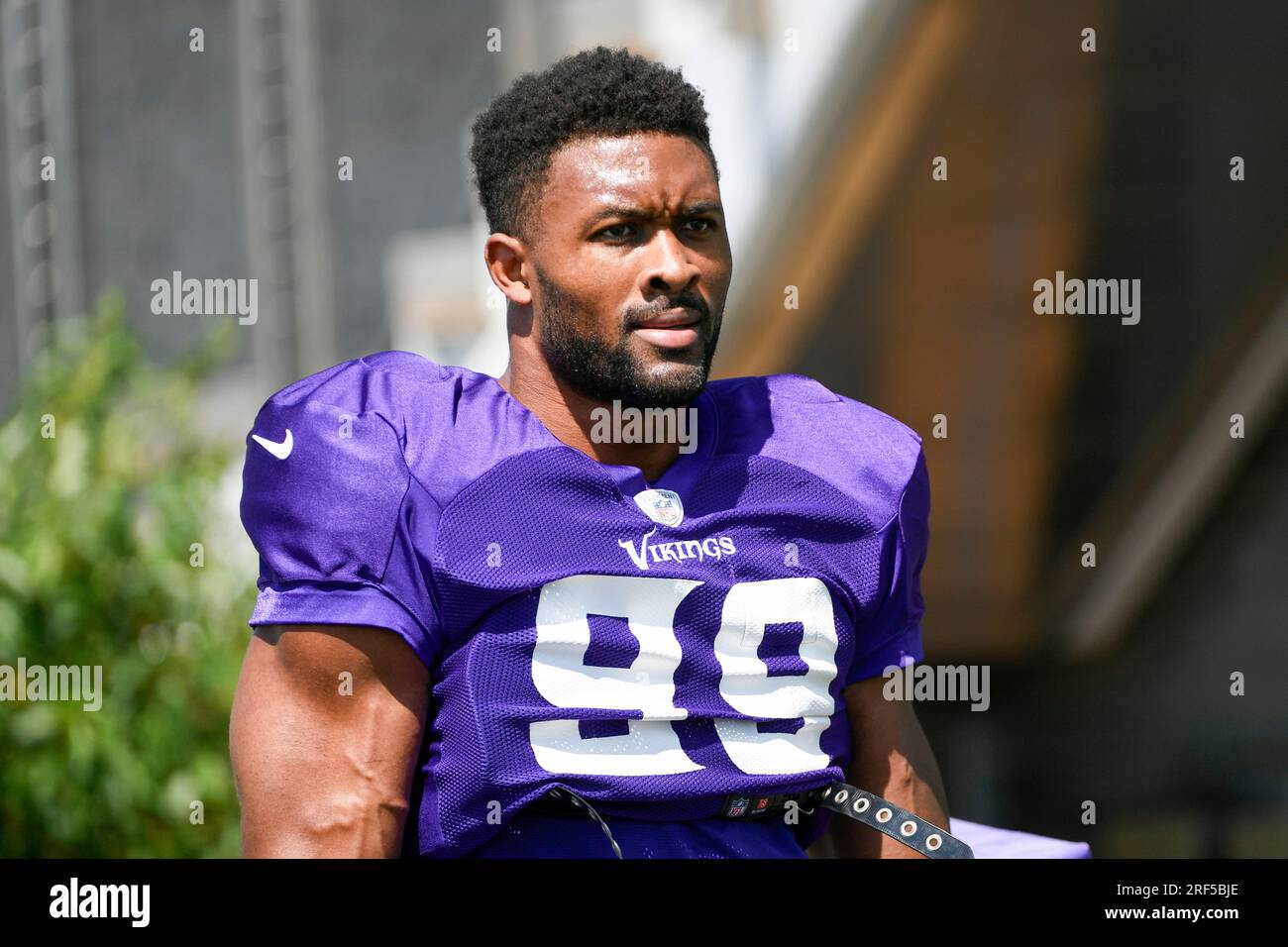 Minnesota Vikings linebacker Danielle Hunter warms up on the practice field  during NFL football training camp Monday, July 31, 2023, in Eagan, Minn.  (AP Photo/Craig Lassig Stock Photo - Alamy