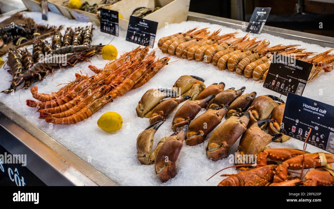 crustaceans and oysters Trouville-sur-Mer Marché aux Poissons, seafood market, Département Calvados, Normandy, France Stock Photo