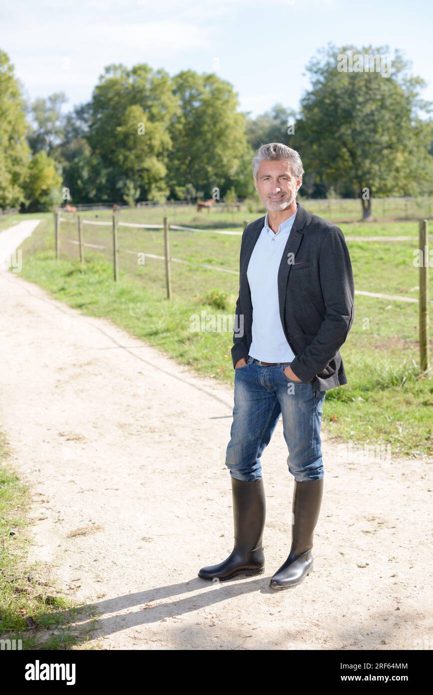 man ready to ride a horse Stock Photo - Alamy