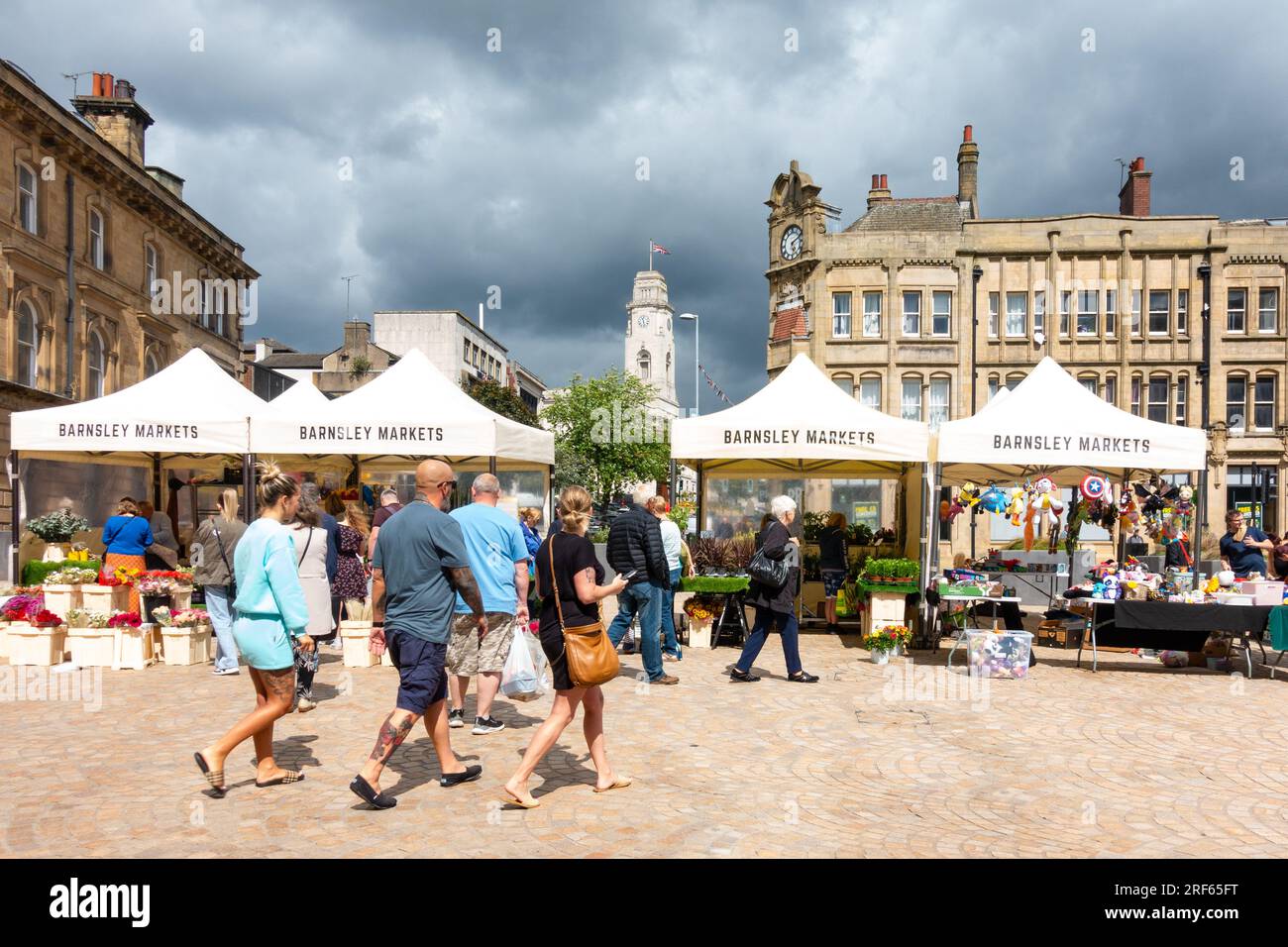 Barnsley town centre and outdoor market stalls, Queen Street, Barnsley ...