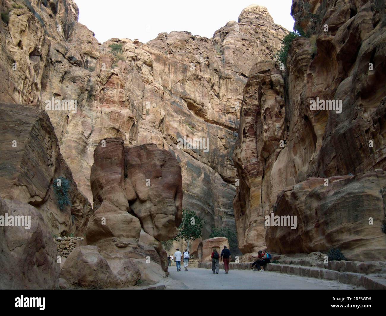 Female tourists and petra hi-res stock photography and images - Alamy