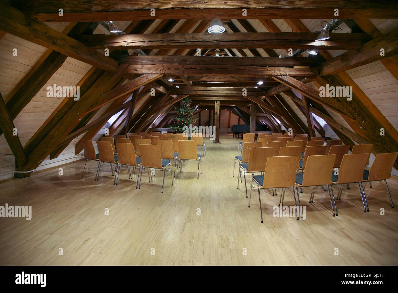 Gomaringen Castle, interior in the attic, function room, chairs ...
