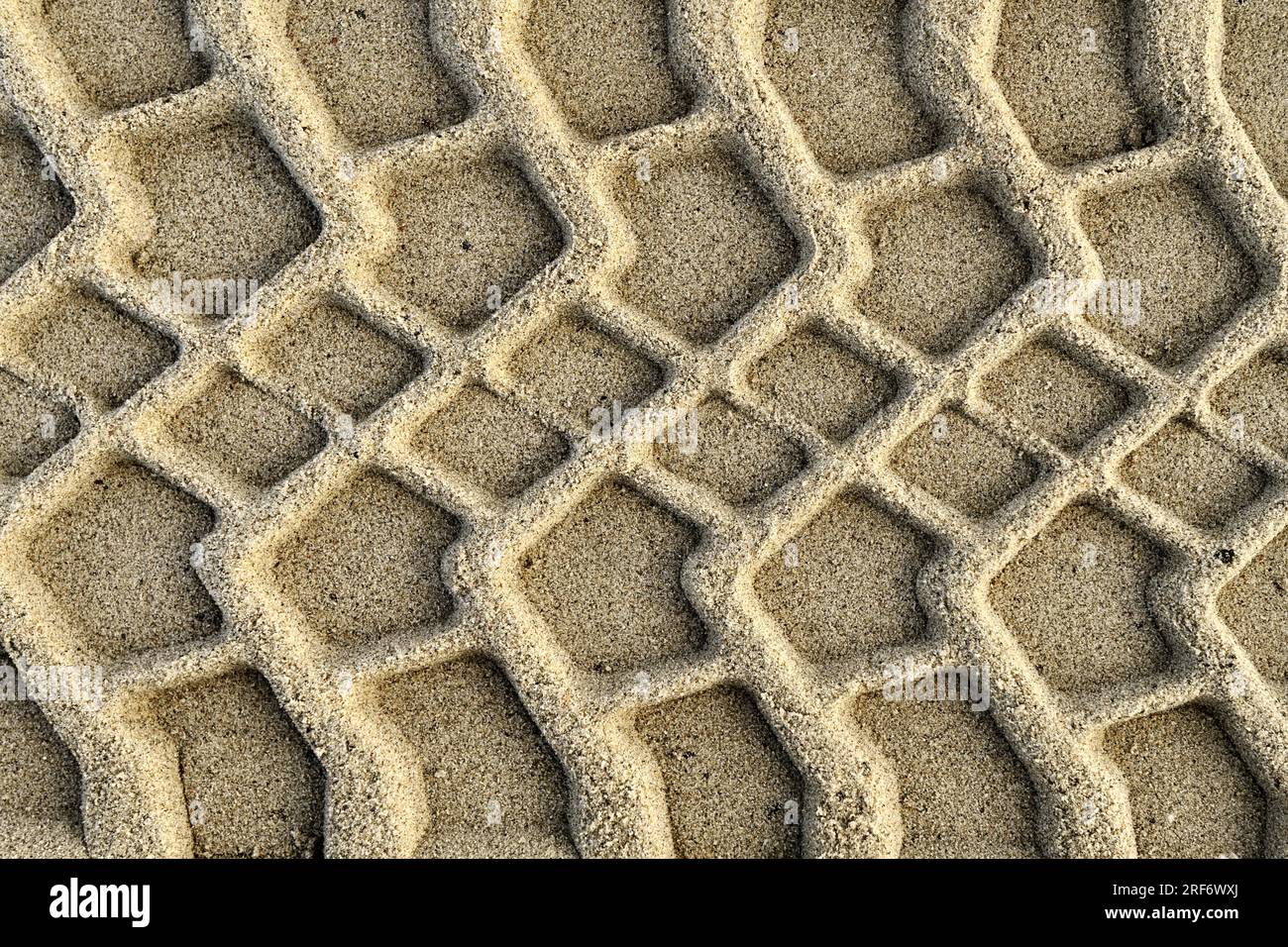 Reifenspur im Sand Stock Photo
