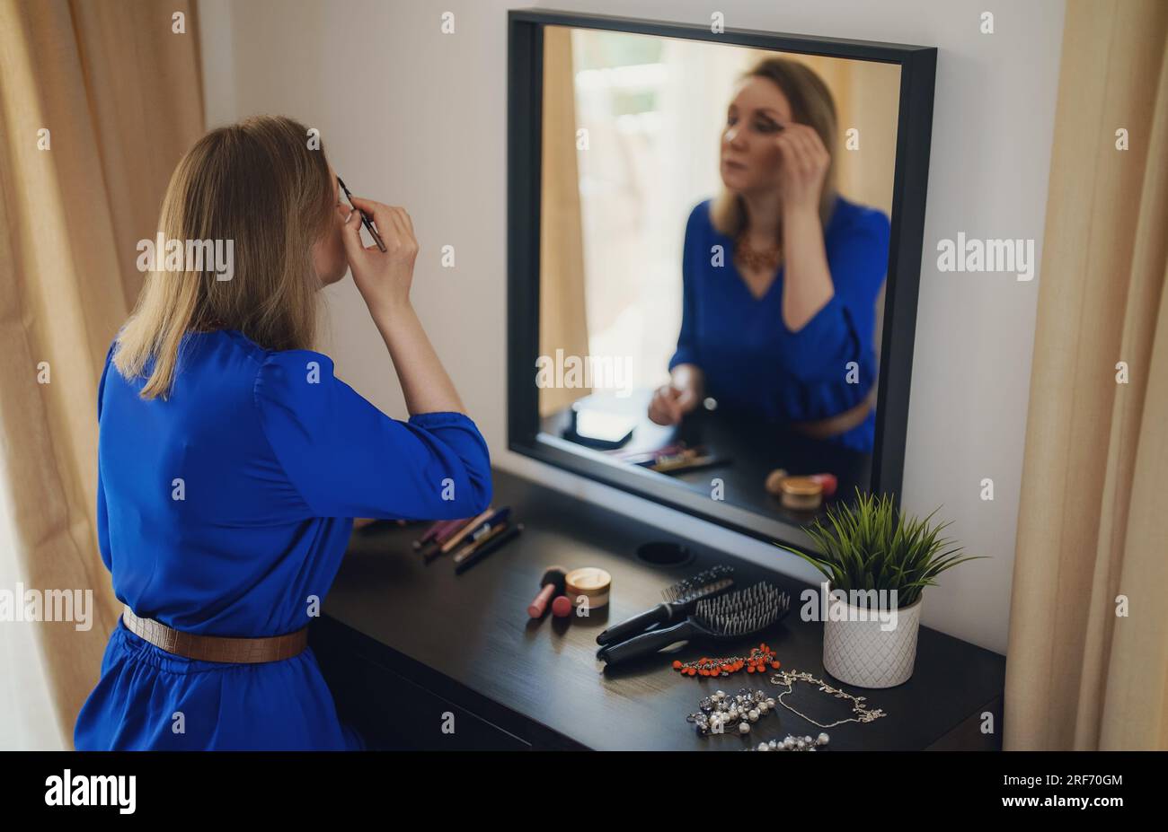 Girl makeup daily routine hi-res stock photography and images - Alamy