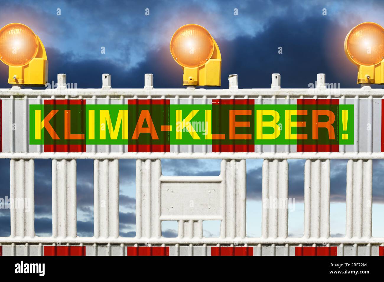 FOTOMONTAGE, Warnbake mit Aufschrift Klima-Kleber Stock Photo