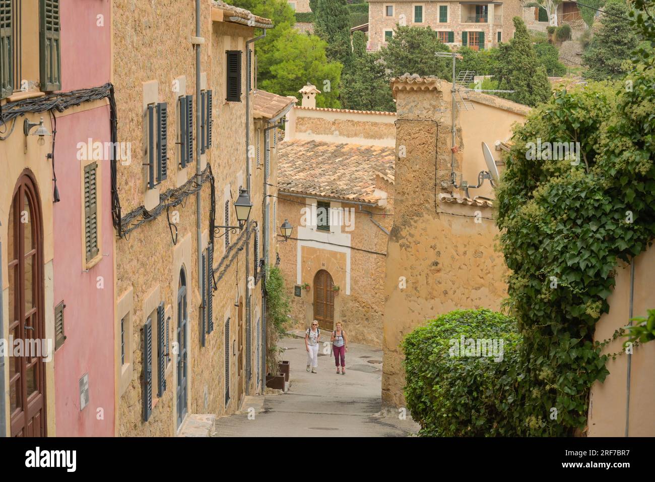 Gasse, Straßenszene, Altstadt, Deia, Mallorca, Spanien Stock Photo