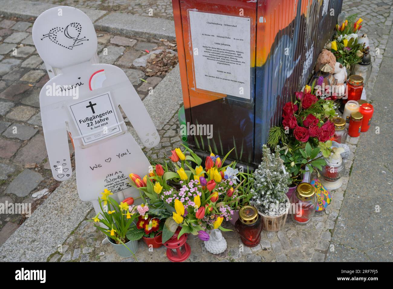 Gedenken für getötete Fußgängerin Johanna Hahn, Kantstraße /Windscheidstraße, Charlottenburg, Berlin, Deutschland Stock Photo
