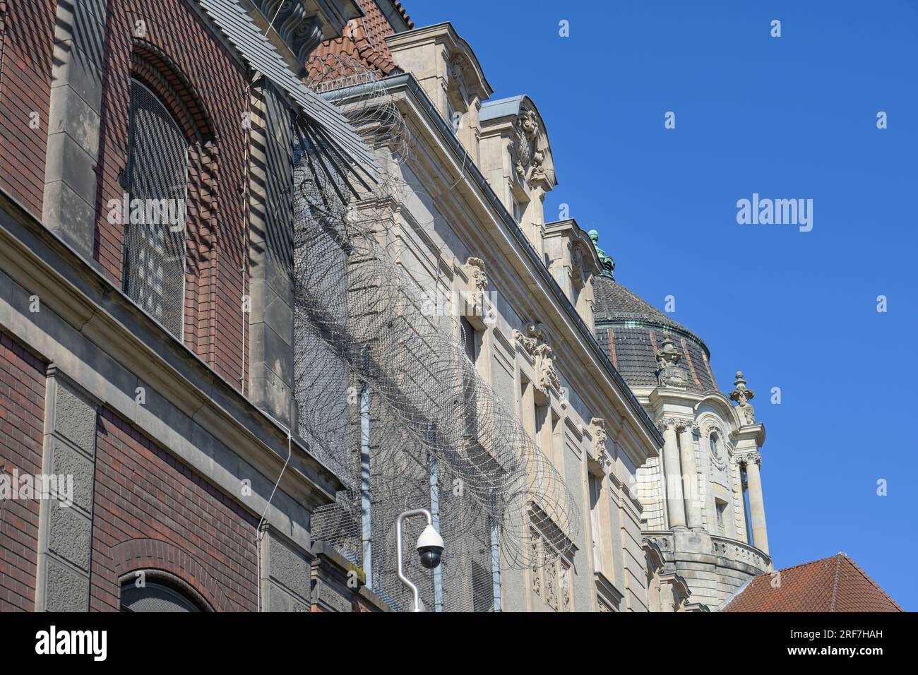 Stacheldraht, Justizvollzugsanstalt Moabit, Alt-Moabit, Mitte, Berlin, Deutschland *** Local Caption *** , Berlin, Deutschland Stock Photo