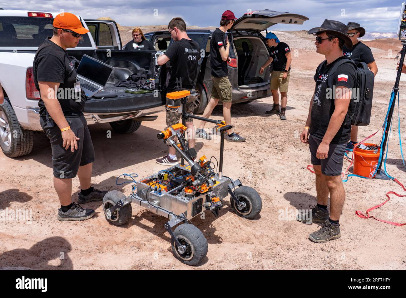 Students project desert hi-res stock photography and images - Alamy