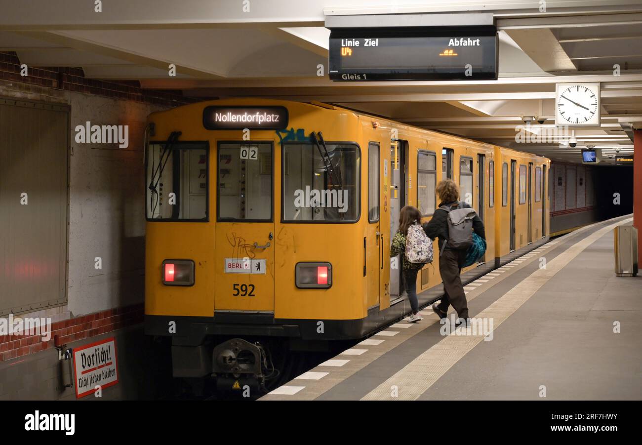 U4, U-Bahnhof Innsbrucker Platz, Schöneberg, Berlin, Deutschland Stock ...