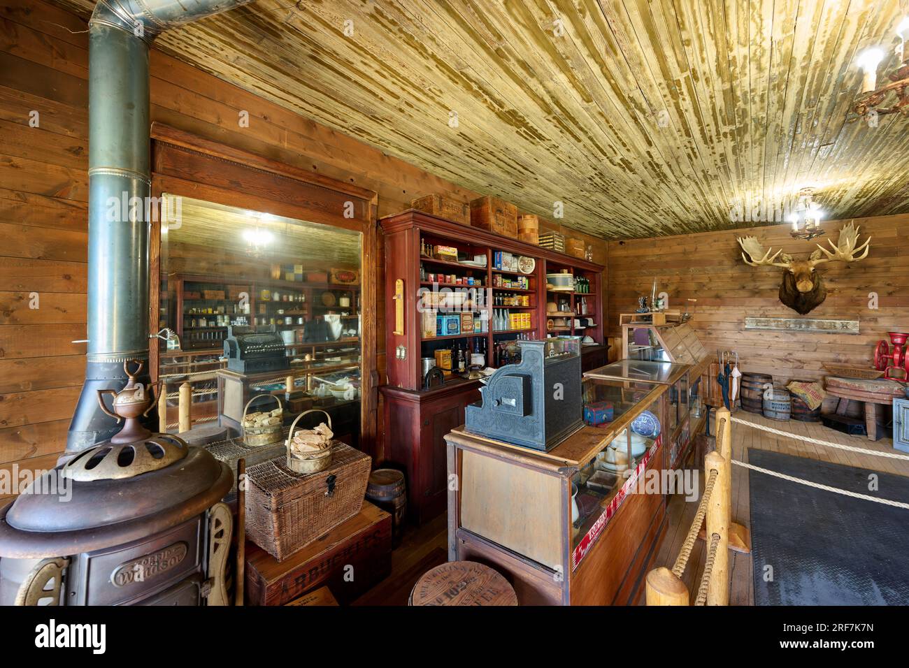 Old Shell Store Shell town hi-res stock photography and images - Alamy