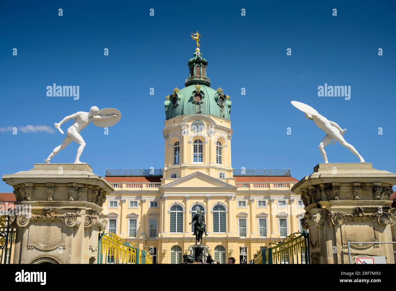 Figuren, Kämpfer mit Schild, Schloß Charlottenburg, Spandauer Damm