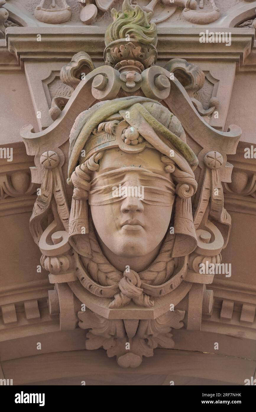 Justitia, Sandstein-Skulptur, Fassade, Altes Gericht, Gerichtsstraße ...
