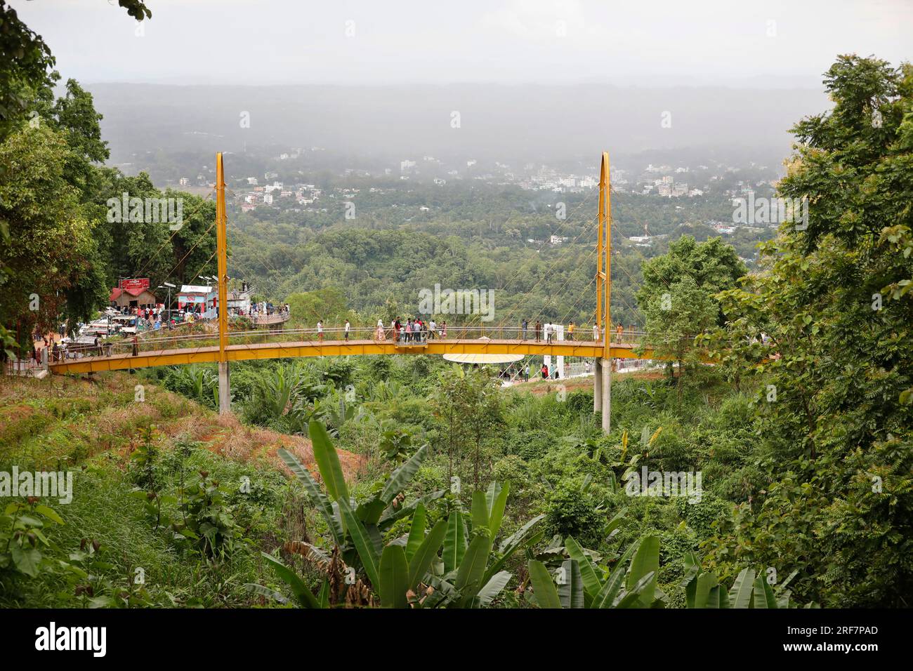 Banyoda ona pornosini tomosha qiling Yalangoch buxgalterlarning fotosuratlari