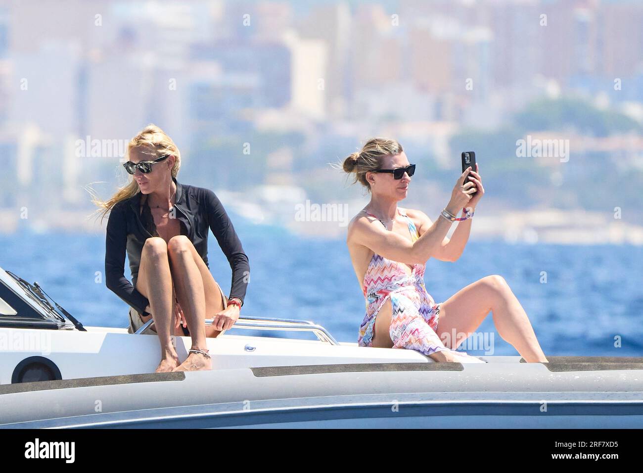 August 1, 2023, Madrid, Madrid, Spain: Carlos Moya, Carolina Cerezuela on board of a private boat during 41st Copa del Rey Mapfre Sailing Cup - Day 2 on August 1, 2023 in Palma, Spain (Credit Image: © Jack Abuin/ZUMA Press Wire) EDITORIAL USAGE ONLY! Not for Commercial USAGE! Stock Photo