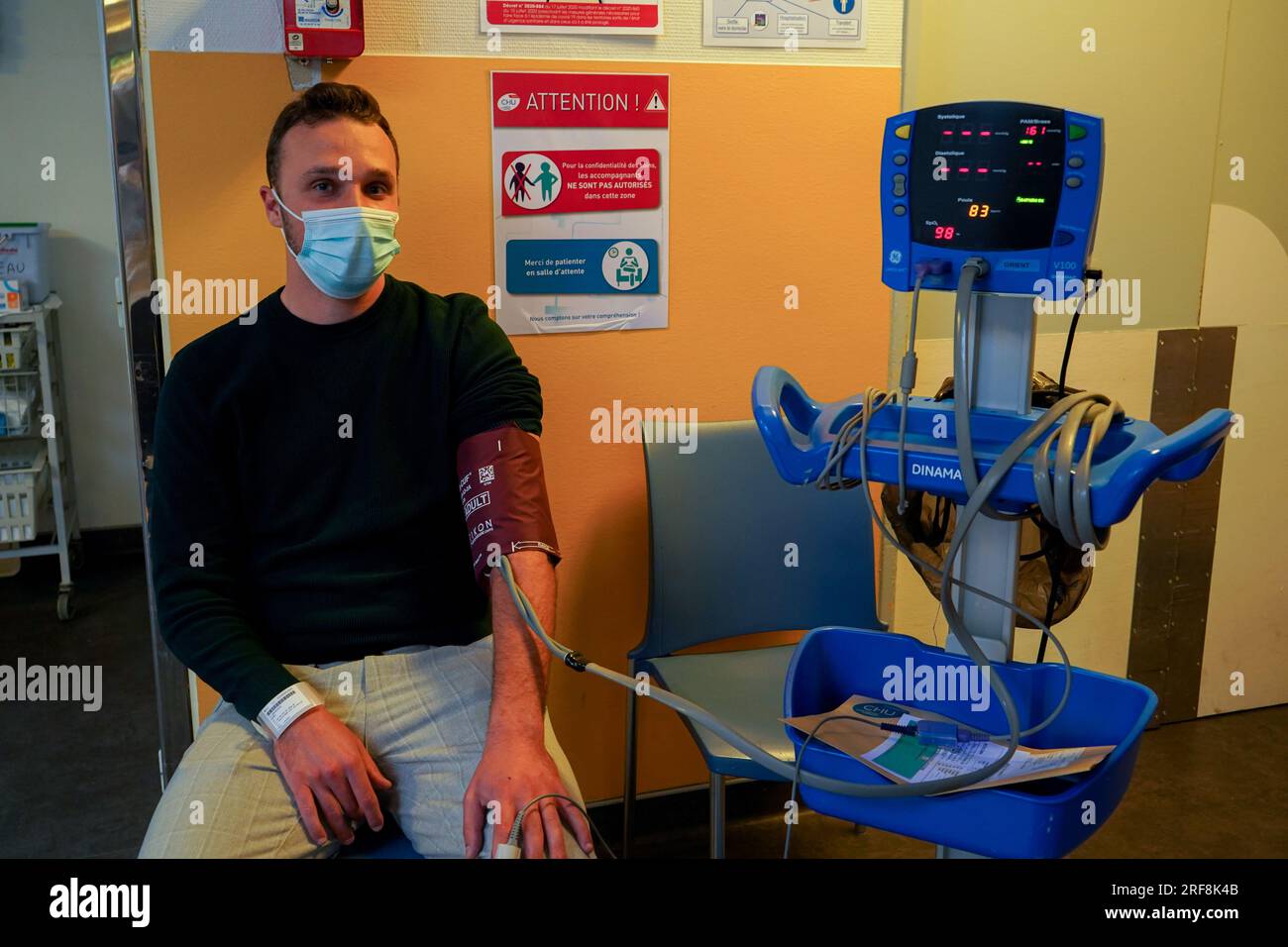 Blood pressure patient hospital hi-res stock photography and images - Alamy