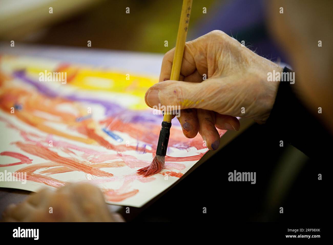 Art therapy in a retirement home for Alzheimer's and dementia patients ...