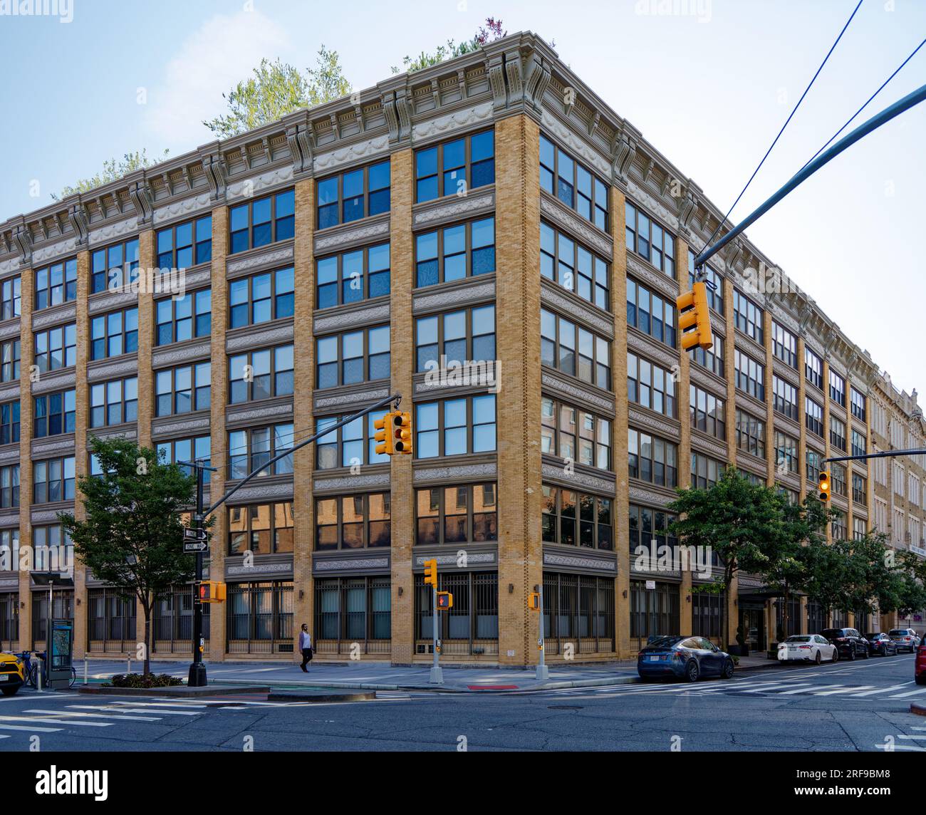 West Village: The former Hudson Building, fronting Hudson and West 13th ...