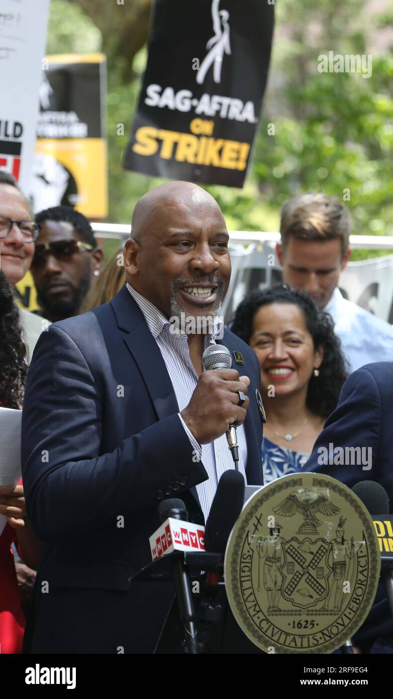 City hall rally hi-res stock photography and images - Alamy
