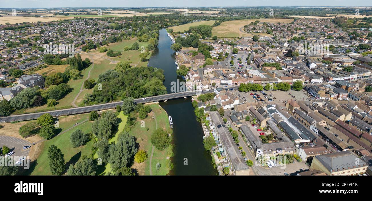 St Neots is a town in the Huntingdonshire District in Cambridgeshire, England, about 50 miles north of London and 18 miles west of Cambridge Stock Photo